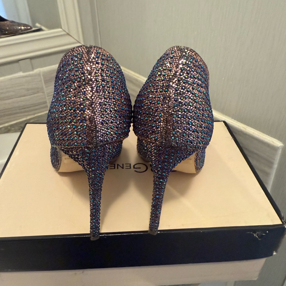 Elegant Multicolor Glitter Heels - Picture 4 of 5